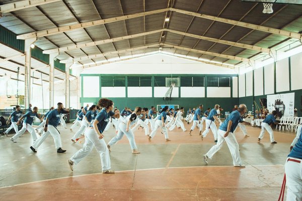 Comment les techniques de mouvement en Capoeira peuvent-elles améliorer l'agilité des danseurs de ballet?